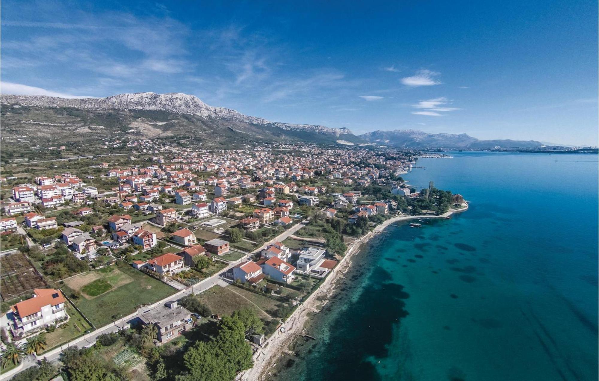Lovely Apartment In Kastel Kambelovac With Wifi Kastela Ngoại thất bức ảnh