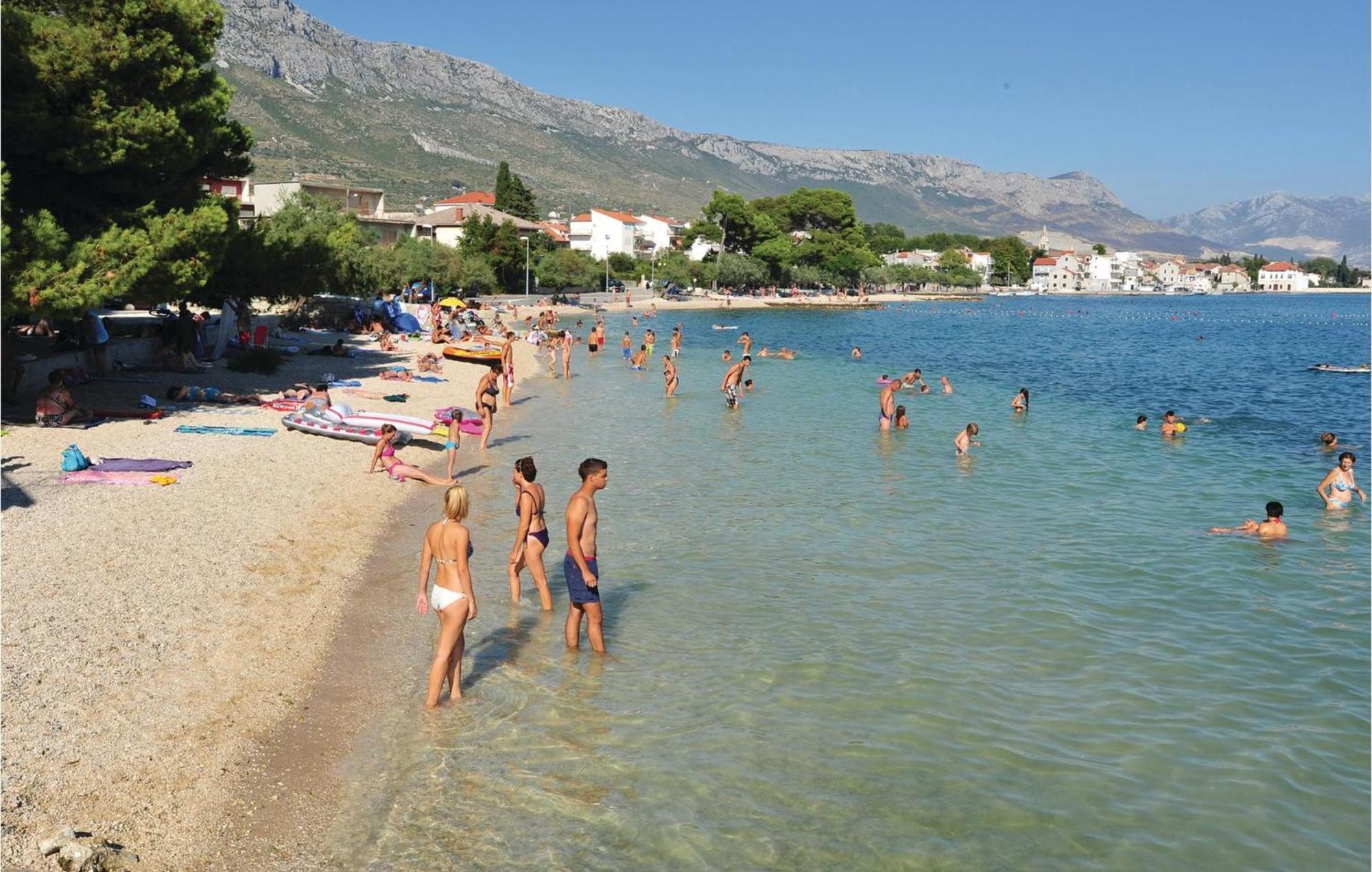 Lovely Apartment In Kastel Kambelovac With Wifi Kastela Ngoại thất bức ảnh